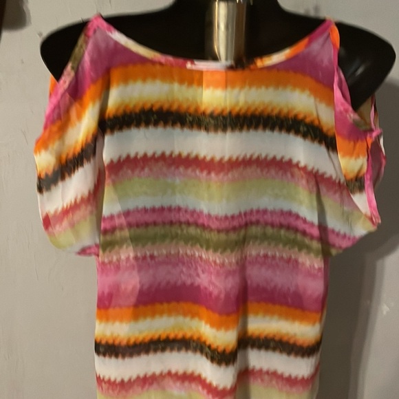 Small Lilypad cold shoulder pink ombré round neck B louse tunic top - Picture 10 of 16